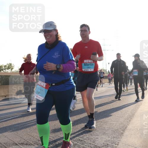 03.10.2025 - Köhlbrandbrückenlauf Luisa Fischer http://msf.ph/oto/8994433 03.10.2025 10:23:54 Position 3 3814, 1961 meine-sportfotos.de