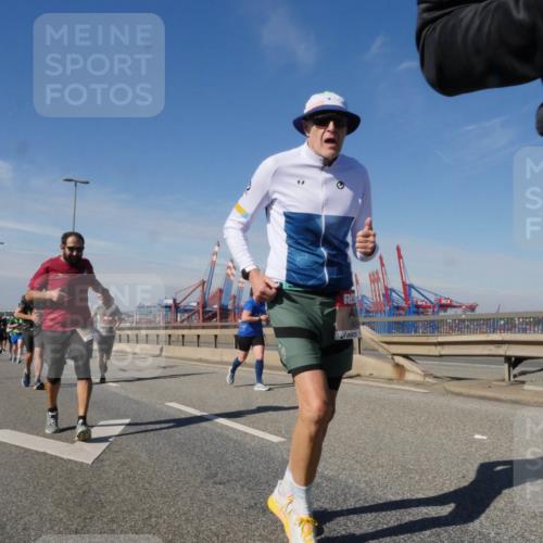 03.10.2025 - Köhlbrandbrückenlauf Matties Gatica Varas http://msf.ph/oto/8994435 03.10.2025 12:48:16 Position 2 118 meine-sportfotos.de