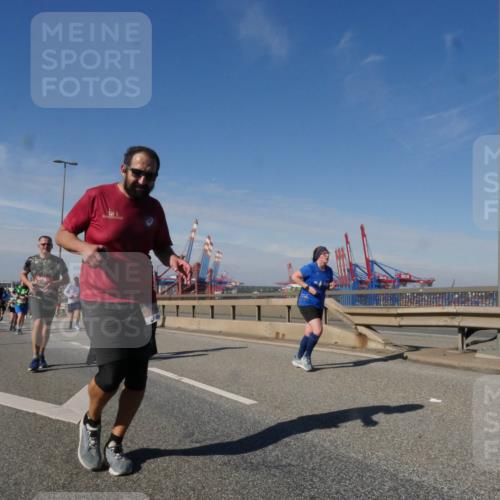 03.10.2025 - Köhlbrandbrückenlauf Matties Gatica Varas http://msf.ph/oto/8994444 03.10.2025 12:48:17 Position 2  meine-sportfotos.de