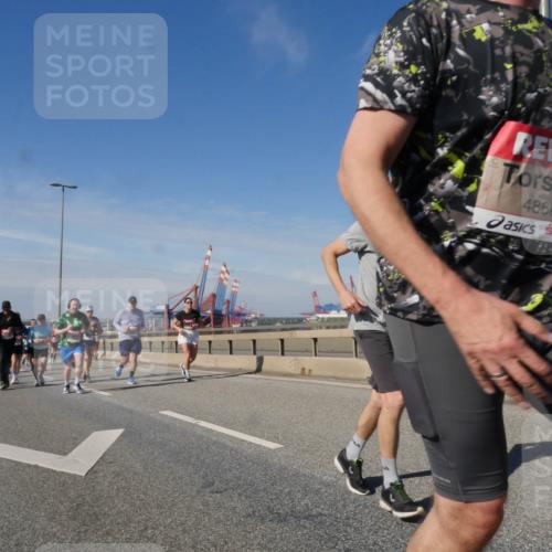 03.10.2025 - Köhlbrandbrückenlauf Matties Gatica Varas http://msf.ph/oto/8994464 03.10.2025 12:48:19 Position 2 4868 meine-sportfotos.de