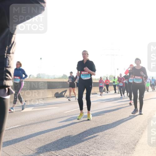 03.10.2025 - Köhlbrandbrückenlauf Luisa Fischer http://msf.ph/oto/8994472 03.10.2025 10:23:58 Position 3  meine-sportfotos.de