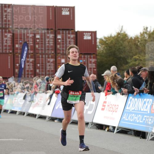 03.10.2025 - Köhlbrandbrückenlauf Yannick Fuchs http://msf.ph/oto/8994474 03.10.2025 16:04:40 Ziel 7147, 7192, 7248, 7526, 8254, 8937, 9696 meine-sportfotos.de