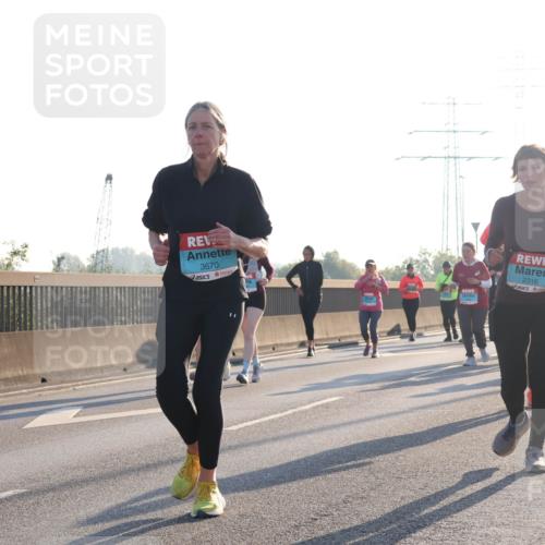 03.10.2025 - Köhlbrandbrückenlauf Luisa Fischer http://msf.ph/oto/8994479 03.10.2025 10:23:58 Position 3 3670, 2316 meine-sportfotos.de
