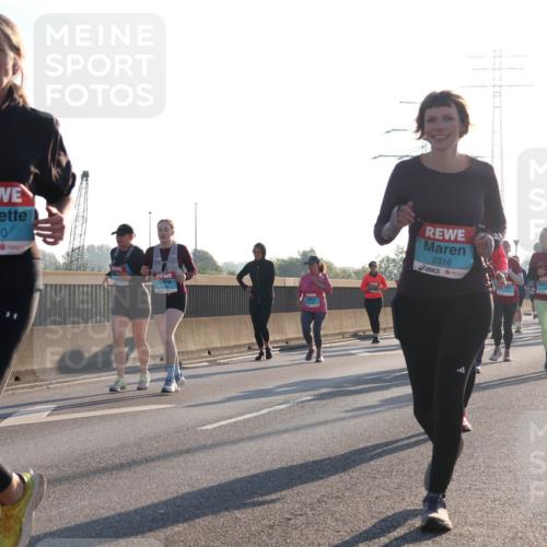 03.10.2025 - Köhlbrandbrückenlauf Luisa Fischer http://msf.ph/oto/8994485 03.10.2025 10:23:59 Position 3 3670, 2316 meine-sportfotos.de