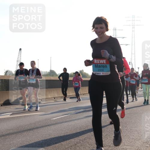 03.10.2025 - Köhlbrandbrückenlauf Luisa Fischer http://msf.ph/oto/8994490 03.10.2025 10:23:59 Position 3 2316 meine-sportfotos.de