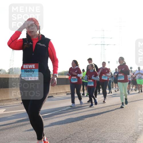 03.10.2025 - Köhlbrandbrückenlauf Luisa Fischer http://msf.ph/oto/8994504 03.10.2025 10:24:01 Position 3 3199 meine-sportfotos.de