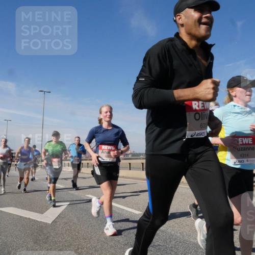 03.10.2025 - Köhlbrandbrückenlauf Matties Gatica Varas http://msf.ph/oto/8994510 03.10.2025 12:48:24 Position 2 635, 4267, 4314 meine-sportfotos.de