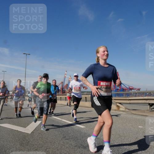 03.10.2025 - Köhlbrandbrückenlauf Matties Gatica Varas http://msf.ph/oto/8994515 03.10.2025 12:48:24 Position 2 4267 meine-sportfotos.de
