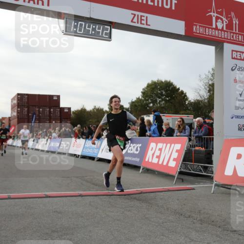 03.10.2025 - Köhlbrandbrückenlauf Yannick Fuchs http://msf.ph/oto/8994517 03.10.2025 16:04:41 Ziel 7147, 7192, 7248, 7425, 7513, 7526, 8254, 8937, 9696 meine-sportfotos.de