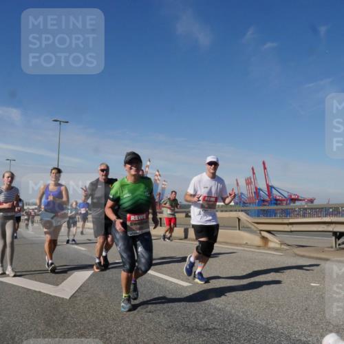 03.10.2025 - Köhlbrandbrückenlauf Matties Gatica Varas http://msf.ph/oto/8994518 03.10.2025 12:48:25 Position 2 6626 meine-sportfotos.de