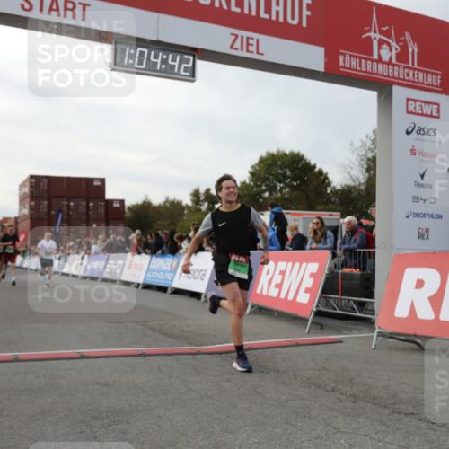 03.10.2025 - Köhlbrandbrückenlauf Yannick Fuchs http://msf.ph/oto/8994523 03.10.2025 16:04:41 Ziel 7147, 7192, 7248, 7425, 7513, 7526, 8254, 8937, 9696 meine-sportfotos.de