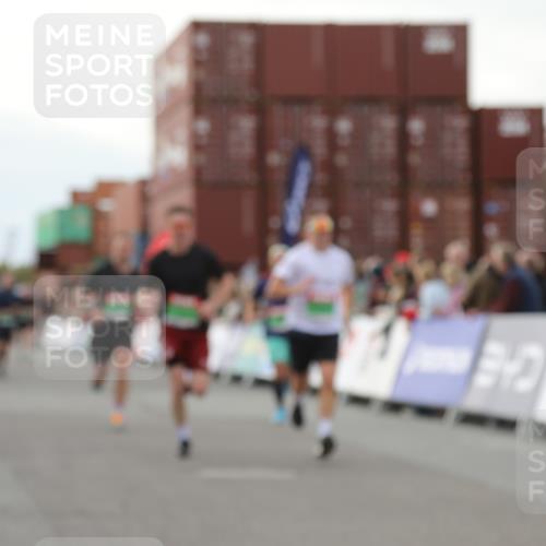 03.10.2025 - Köhlbrandbrückenlauf Yannick Fuchs http://msf.ph/oto/8994534 03.10.2025 16:04:41 Ziel 7147, 7192, 7248, 7425, 7513, 7526, 8254, 8937, 9696 meine-sportfotos.de