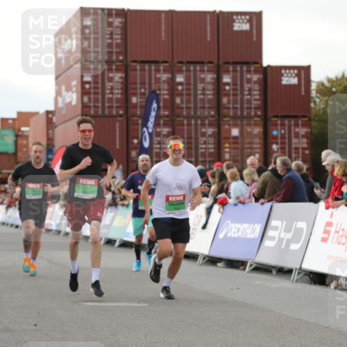 03.10.2025 - Köhlbrandbrückenlauf Yannick Fuchs http://msf.ph/oto/8994540 03.10.2025 16:04:41 Ziel 7147, 7192, 7248, 7425, 7513, 7526, 8254, 8937, 9696 meine-sportfotos.de
