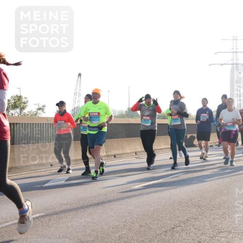03.10.2025 - Köhlbrandbrückenlauf Luisa Fischer http://msf.ph/oto/8994549 03.10.2025 10:24:05 Position 3 2511, 2465 meine-sportfotos.de