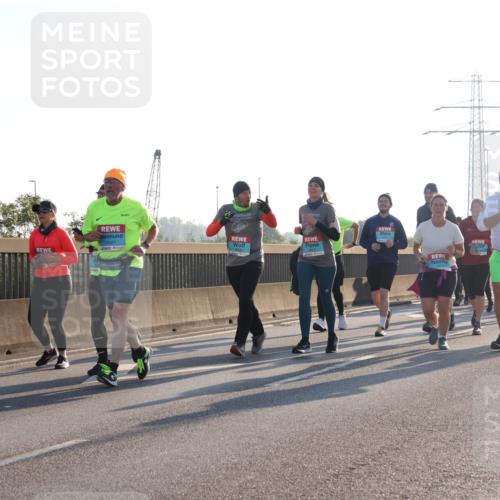 03.10.2025 - Köhlbrandbrückenlauf Luisa Fischer http://msf.ph/oto/8994556 03.10.2025 10:24:06 Position 3  meine-sportfotos.de