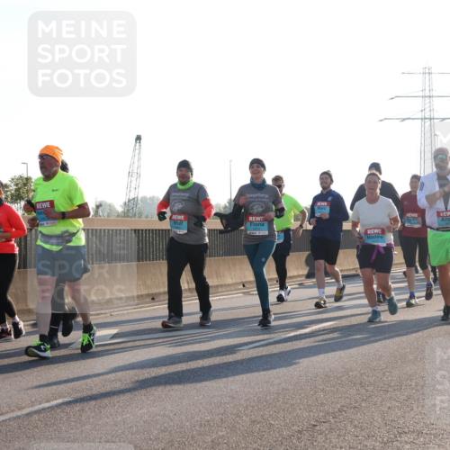 03.10.2025 - Köhlbrandbrückenlauf Luisa Fischer http://msf.ph/oto/8994560 03.10.2025 10:24:06 Position 3 2212, 3453 meine-sportfotos.de