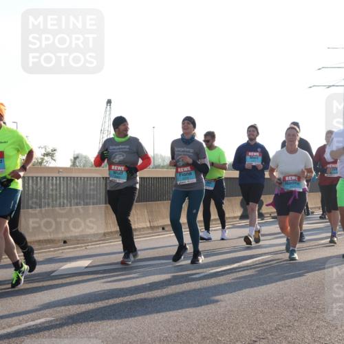 03.10.2025 - Köhlbrandbrückenlauf Luisa Fischer http://msf.ph/oto/8994563 03.10.2025 10:24:07 Position 3 2427, 2212 meine-sportfotos.de