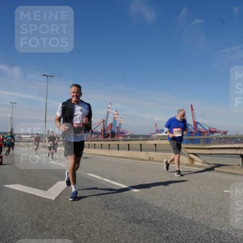 03.10.2025 - Köhlbrandbrückenlauf Matties Gatica Varas http://msf.ph/oto/8994564 03.10.2025 12:48:30 Position 2  meine-sportfotos.de