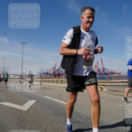 03.10.2025 - Köhlbrandbrückenlauf Matties Gatica Varas http://msf.ph/oto/8994576 03.10.2025 12:48:31 Position 2 468 meine-sportfotos.de