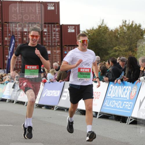 03.10.2025 - Köhlbrandbrückenlauf Yannick Fuchs http://msf.ph/oto/8994580 03.10.2025 16:04:42 Ziel 7147, 7192, 7248, 7425, 7513, 7526, 8254, 9696 meine-sportfotos.de