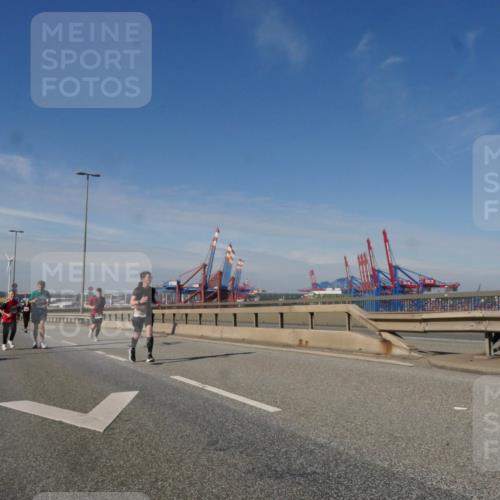 03.10.2025 - Köhlbrandbrückenlauf Matties Gatica Varas http://msf.ph/oto/8994583 03.10.2025 12:48:32 Position 2  meine-sportfotos.de