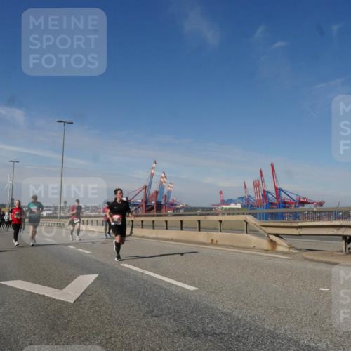03.10.2025 - Köhlbrandbrückenlauf Matties Gatica Varas http://msf.ph/oto/8994590 03.10.2025 12:48:33 Position 2 118 meine-sportfotos.de
