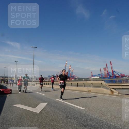 03.10.2025 - Köhlbrandbrückenlauf Matties Gatica Varas http://msf.ph/oto/8994595 03.10.2025 12:48:33 Position 2 118 meine-sportfotos.de