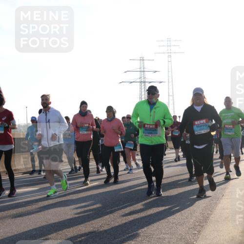 03.10.2025 - Köhlbrandbrückenlauf Luisa Fischer http://msf.ph/oto/8994614 03.10.2025 10:24:12 Position 3 2527, 1 meine-sportfotos.de