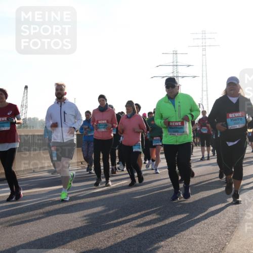 03.10.2025 - Köhlbrandbrückenlauf Luisa Fischer http://msf.ph/oto/8994617 03.10.2025 10:24:12 Position 3 3396, 2527, 1 meine-sportfotos.de