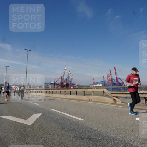 03.10.2025 - Köhlbrandbrückenlauf Matties Gatica Varas http://msf.ph/oto/8994635 03.10.2025 12:48:38 Position 2  meine-sportfotos.de