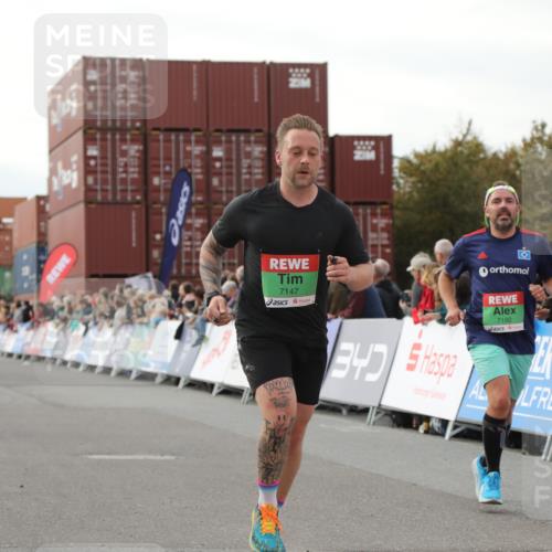 03.10.2025 - Köhlbrandbrückenlauf Yannick Fuchs http://msf.ph/oto/8994641 03.10.2025 16:04:45 Ziel 7006, 7147, 7192, 7425, 7513, 7526, 7568, 8254, 9176, 9696 meine-sportfotos.de
