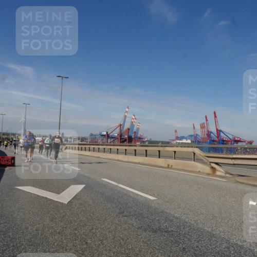 03.10.2025 - Köhlbrandbrückenlauf Matties Gatica Varas http://msf.ph/oto/8994643 03.10.2025 12:48:38 Position 2  meine-sportfotos.de