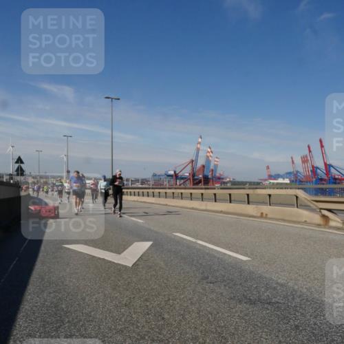 03.10.2025 - Köhlbrandbrückenlauf Matties Gatica Varas http://msf.ph/oto/8994645 03.10.2025 12:48:39 Position 2  meine-sportfotos.de