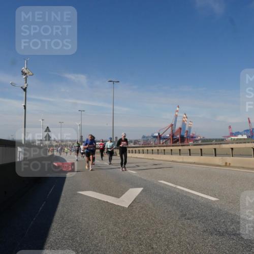 03.10.2025 - Köhlbrandbrückenlauf Matties Gatica Varas http://msf.ph/oto/8994650 03.10.2025 12:48:39 Position 2 111 meine-sportfotos.de