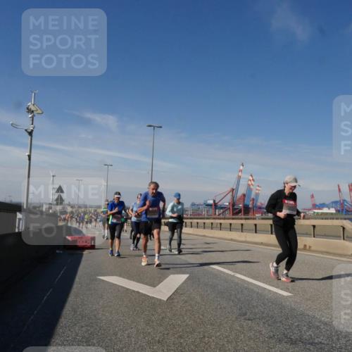 03.10.2025 - Köhlbrandbrückenlauf Matties Gatica Varas http://msf.ph/oto/8994667 03.10.2025 12:48:42 Position 2  meine-sportfotos.de