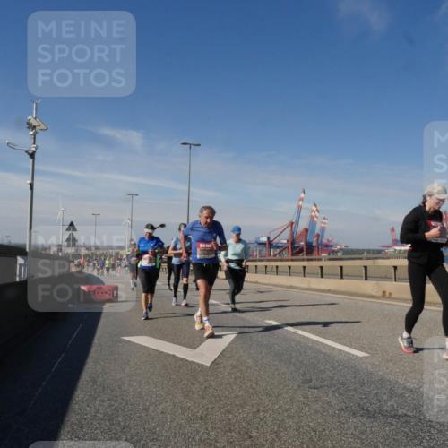 03.10.2025 - Köhlbrandbrückenlauf Matties Gatica Varas http://msf.ph/oto/8994669 03.10.2025 12:48:42 Position 2  meine-sportfotos.de