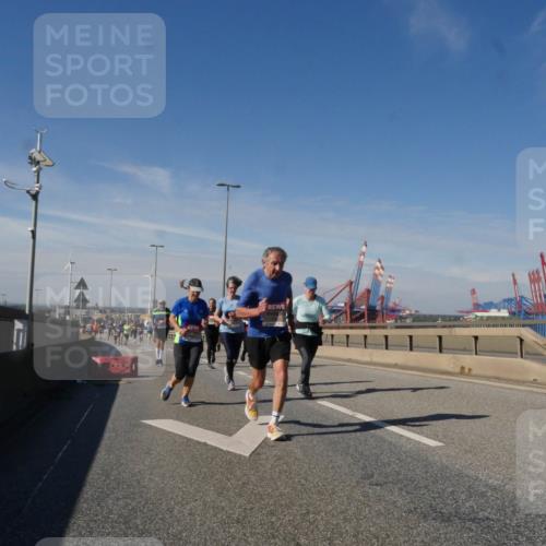 03.10.2025 - Köhlbrandbrückenlauf Matties Gatica Varas http://msf.ph/oto/8994673 03.10.2025 12:48:43 Position 2  meine-sportfotos.de
