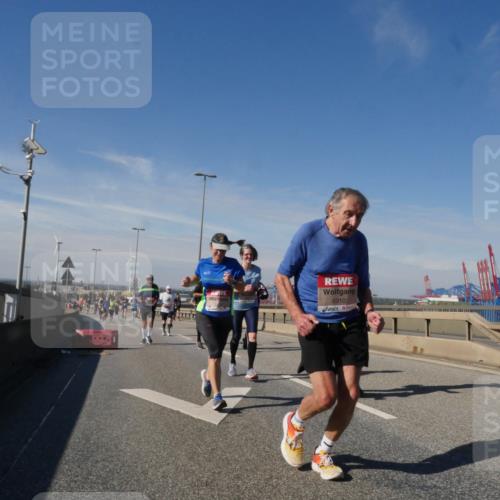 03.10.2025 - Köhlbrandbrückenlauf Matties Gatica Varas http://msf.ph/oto/8994683 03.10.2025 12:48:44 Position 2 6310 meine-sportfotos.de