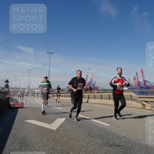 03.10.2025 - Köhlbrandbrückenlauf Matties Gatica Varas http://msf.ph/oto/8994703 03.10.2025 12:48:46 Position 2  meine-sportfotos.de