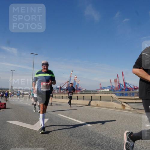03.10.2025 - Köhlbrandbrückenlauf Matties Gatica Varas http://msf.ph/oto/8994715 03.10.2025 12:48:48 Position 2 4679 meine-sportfotos.de