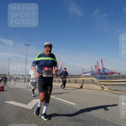 03.10.2025 - Köhlbrandbrückenlauf Matties Gatica Varas http://msf.ph/oto/8994720 03.10.2025 12:48:48 Position 2 4679 meine-sportfotos.de