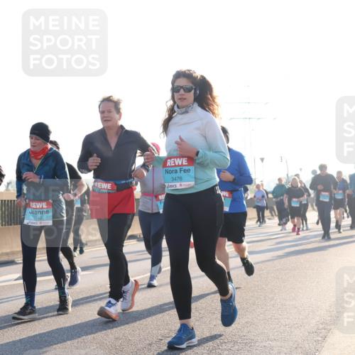 03.10.2025 - Köhlbrandbrückenlauf Luisa Fischer http://msf.ph/oto/8994727 03.10.2025 10:24:21 Position 3 3673, 2442, 3476, 1 meine-sportfotos.de