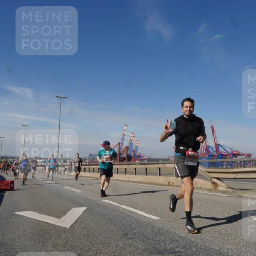 03.10.2025 - Köhlbrandbrückenlauf Matties Gatica Varas http://msf.ph/oto/8994744 03.10.2025 12:48:51 Position 2 3 meine-sportfotos.de