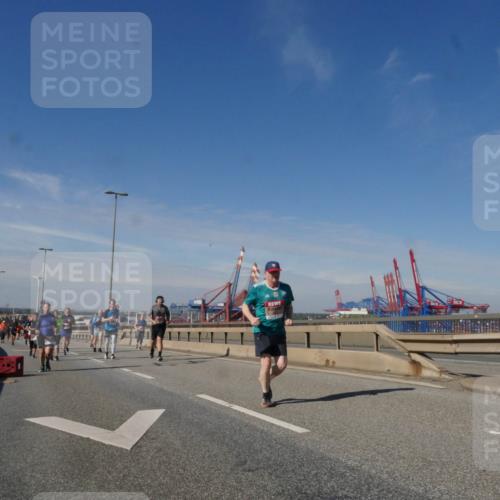 03.10.2025 - Köhlbrandbrückenlauf Matties Gatica Varas http://msf.ph/oto/8994751 03.10.2025 12:48:52 Position 2  meine-sportfotos.de