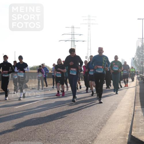 03.10.2025 - Köhlbrandbrückenlauf Luisa Fischer http://msf.ph/oto/8994765 03.10.2025 10:24:25 Position 3 1 meine-sportfotos.de