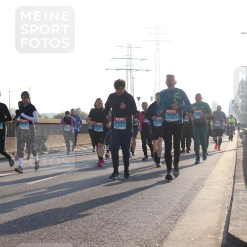 03.10.2025 - Köhlbrandbrückenlauf Luisa Fischer http://msf.ph/oto/8994767 03.10.2025 10:24:25 Position 3 1 meine-sportfotos.de