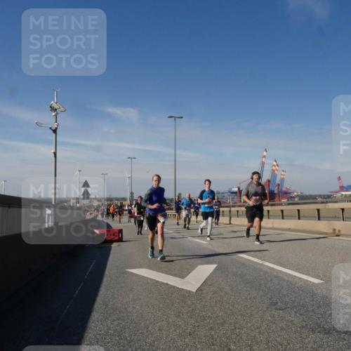 03.10.2025 - Köhlbrandbrückenlauf Matties Gatica Varas http://msf.ph/oto/8994768 03.10.2025 12:48:54 Position 2  meine-sportfotos.de
