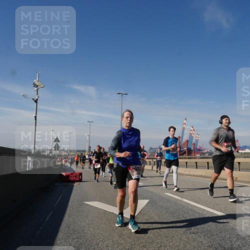 03.10.2025 - Köhlbrandbrückenlauf Matties Gatica Varas http://msf.ph/oto/8994775 03.10.2025 12:48:55 Position 2  meine-sportfotos.de