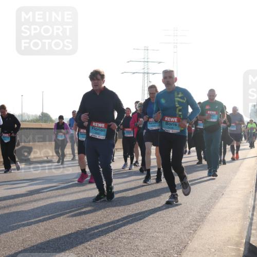 03.10.2025 - Köhlbrandbrückenlauf Luisa Fischer http://msf.ph/oto/8994778 03.10.2025 10:24:26 Position 3 2263, 3437, 2259, 3438, 1 meine-sportfotos.de