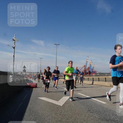 03.10.2025 - Köhlbrandbrückenlauf Matties Gatica Varas http://msf.ph/oto/8994788 03.10.2025 12:48:57 Position 2  meine-sportfotos.de